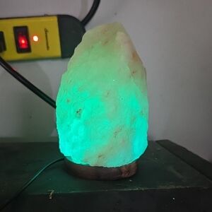 Sharper Image Glowing Pink Himalayan Salt Lamp